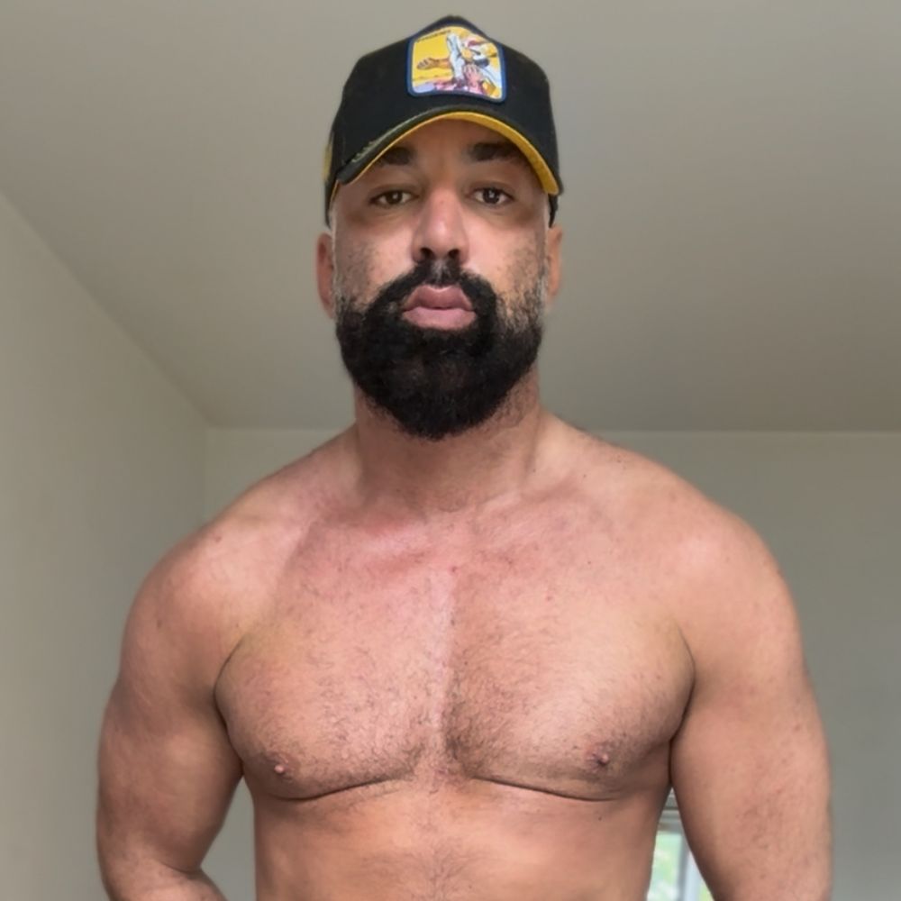 Ali giant 1m95 112kg muscle 💪🏽 French 🇫🇷 🇩🇿 living in paris