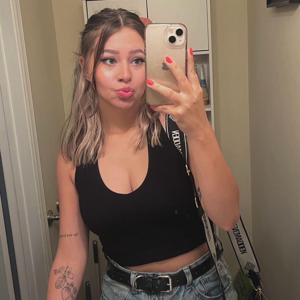 ari ⊹₊ ⋆✿