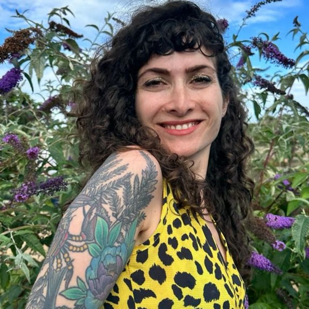 Ozge Ozduzen 