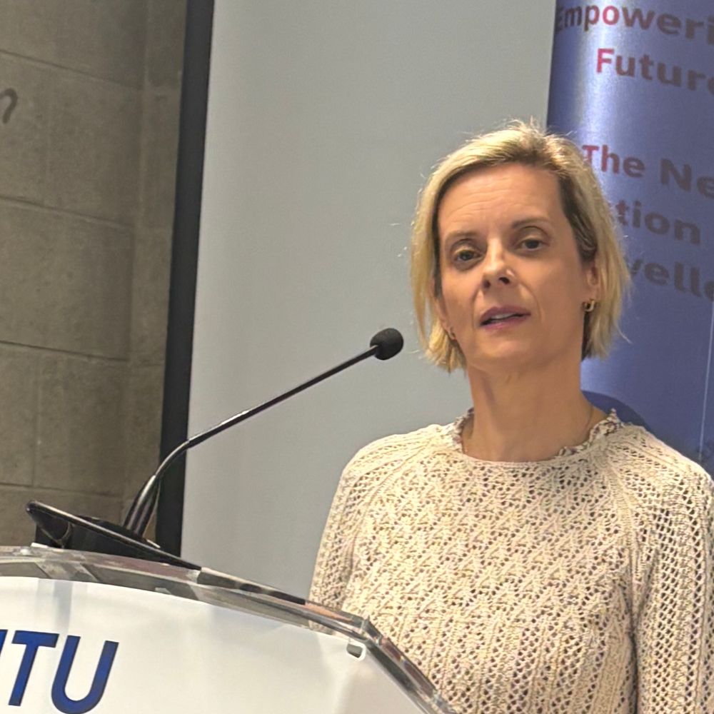 Dr Louise Nagle