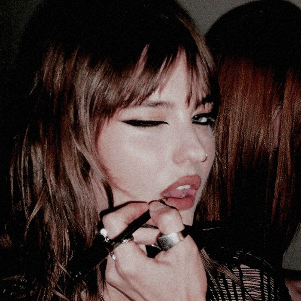 𝗰𝗼𝗿𝗮𝗹𝗶𝗻𝗲.