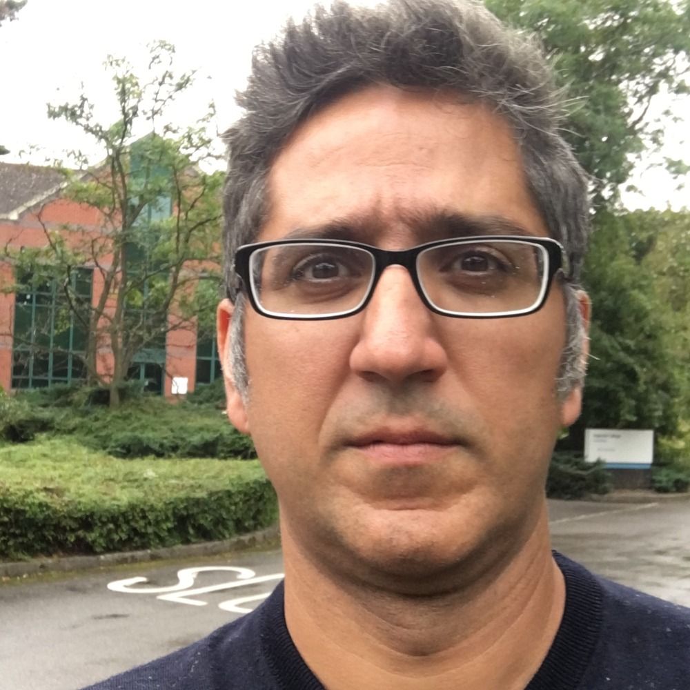 Arash Komeili