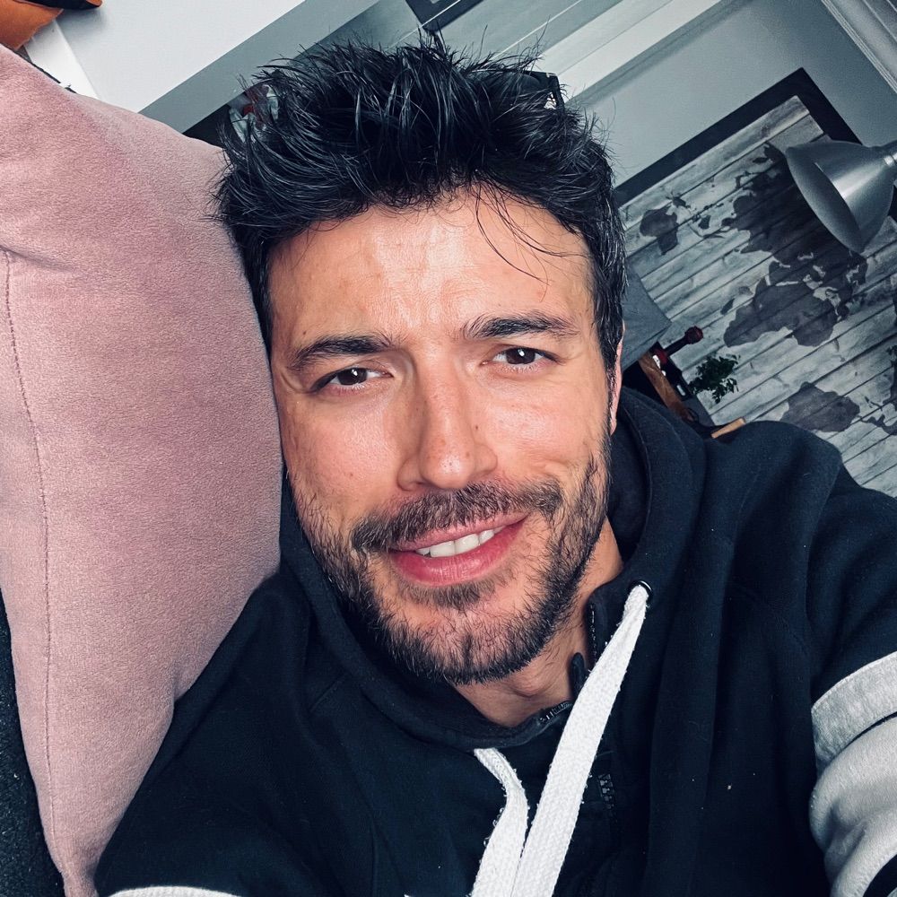 Emre Taşkıran 🎭