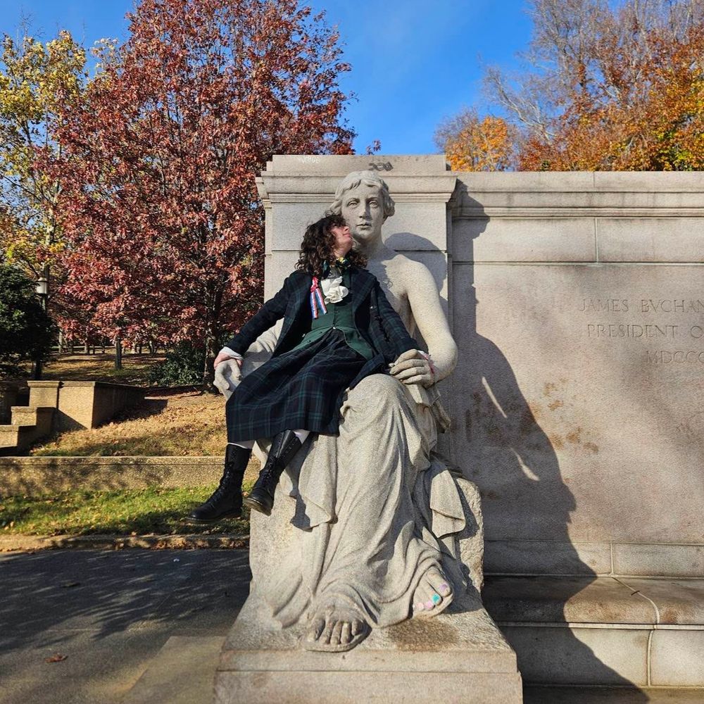 madamelaguillotine.bsky.social profile picture