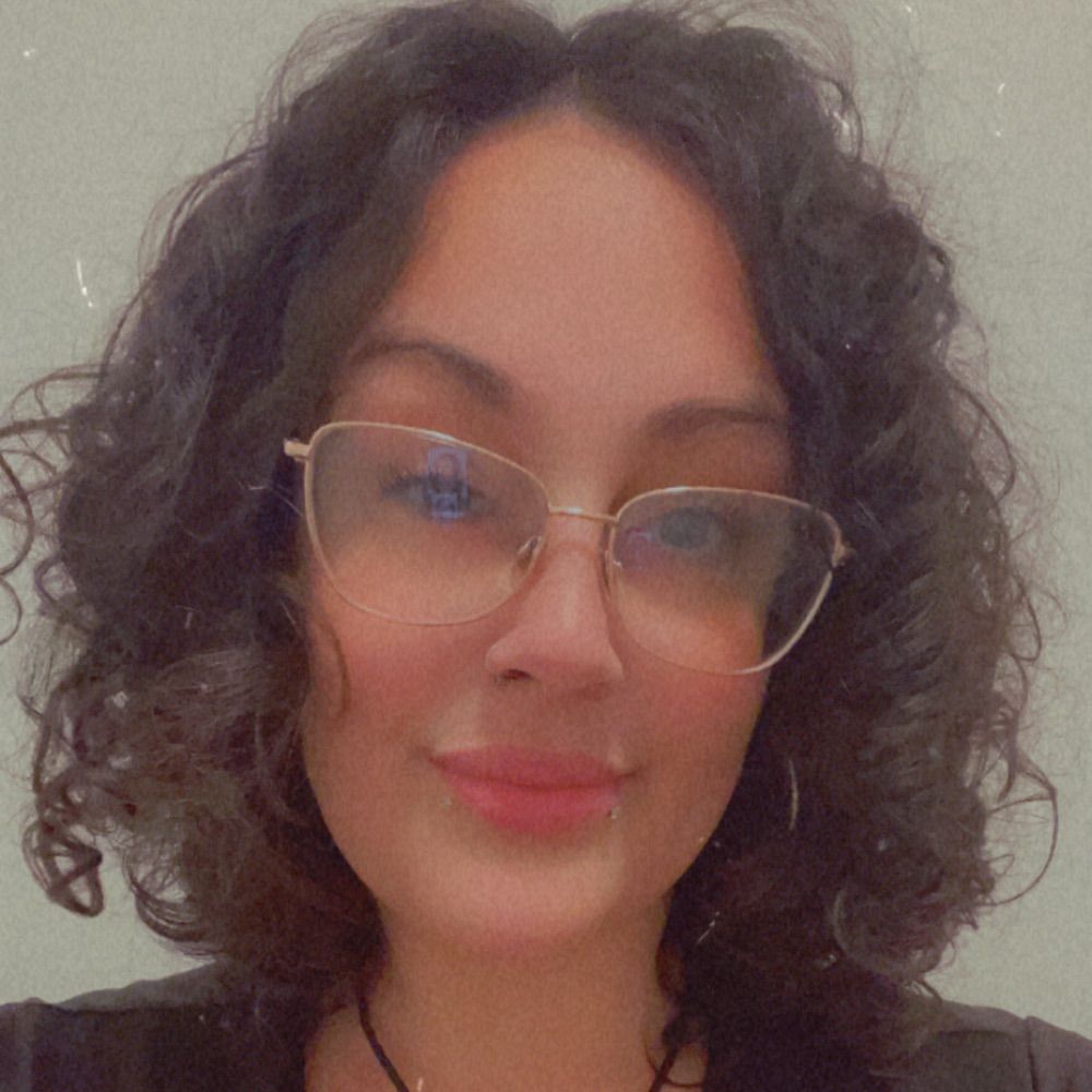 Catherine Paz (Lee)