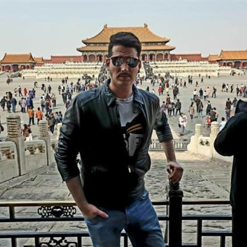 Guillem Blasco-Piles ~ 白志彦