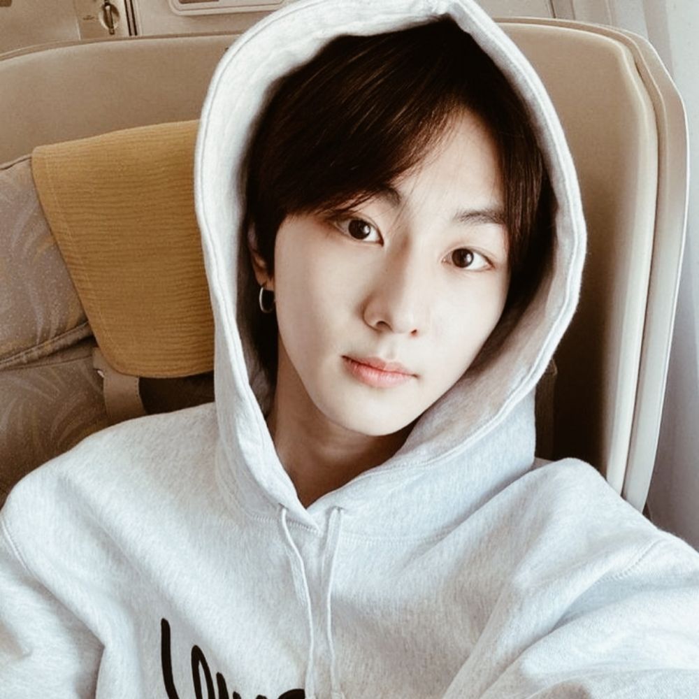 𝓚. 𐚁݁