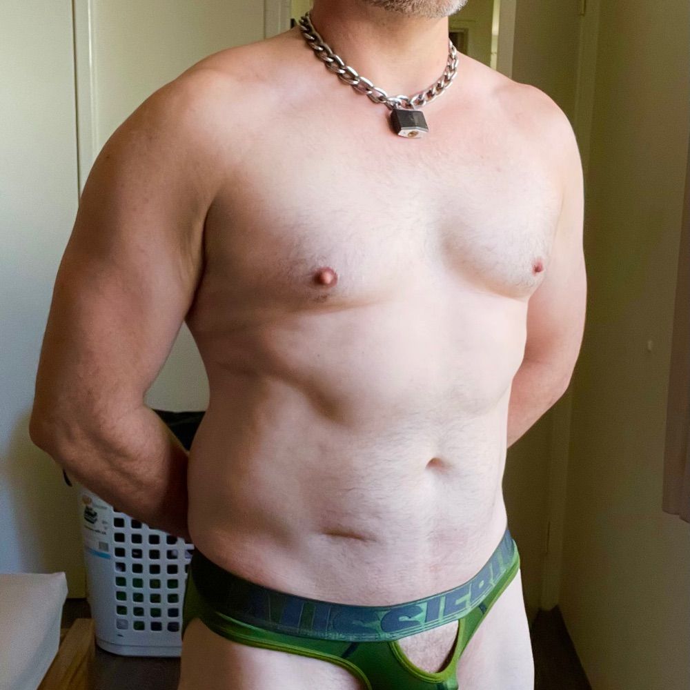 Another locked himbo slave