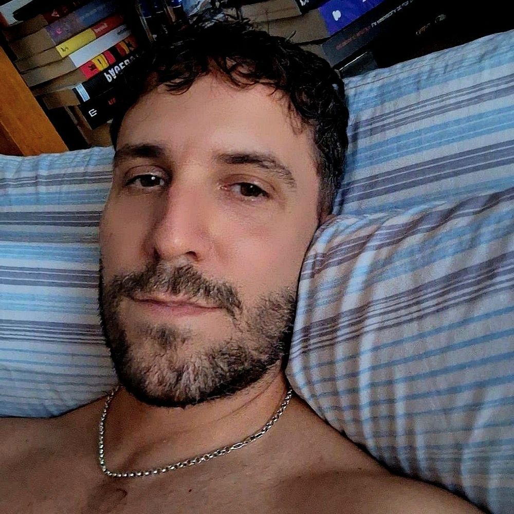 Víctor M. González