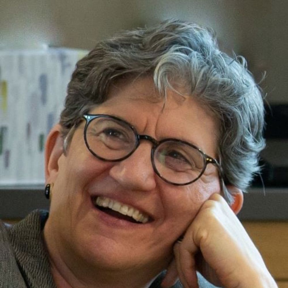 Lisa A Robinson