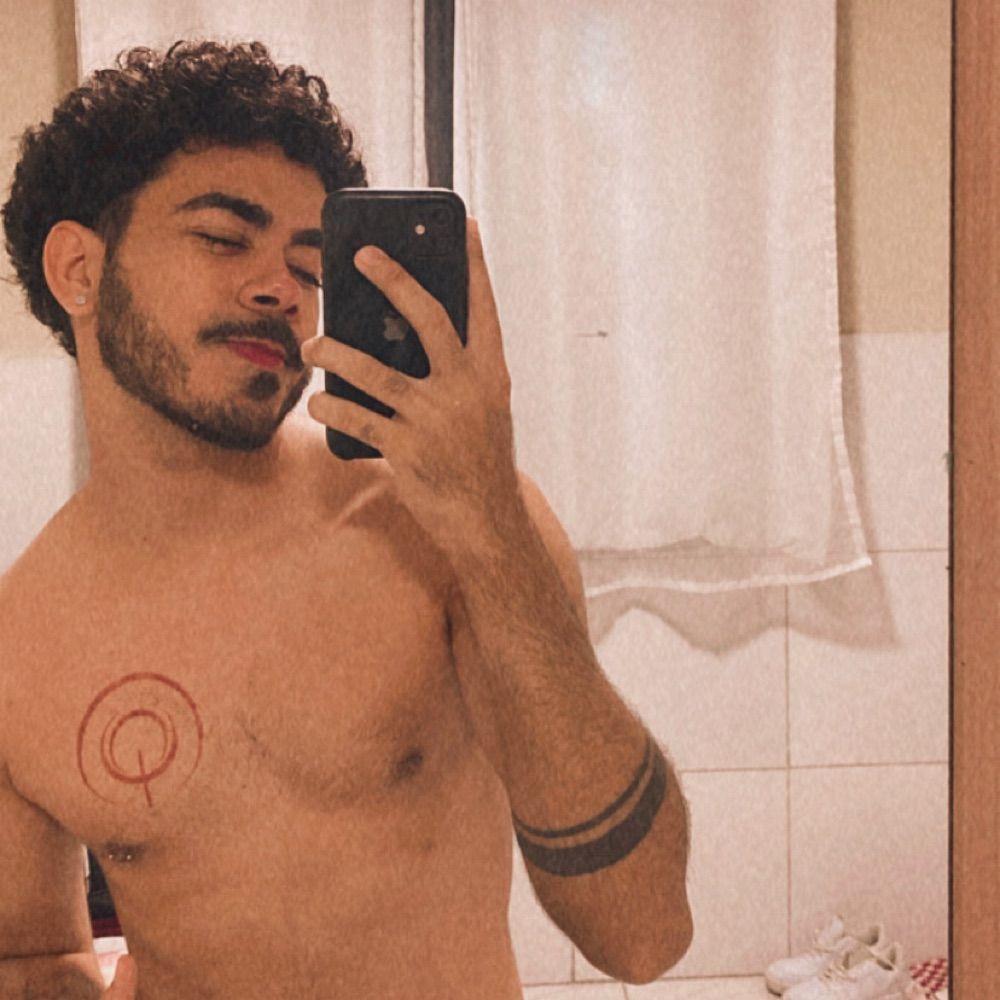 Alesson, mas pode me chamar de Allê.