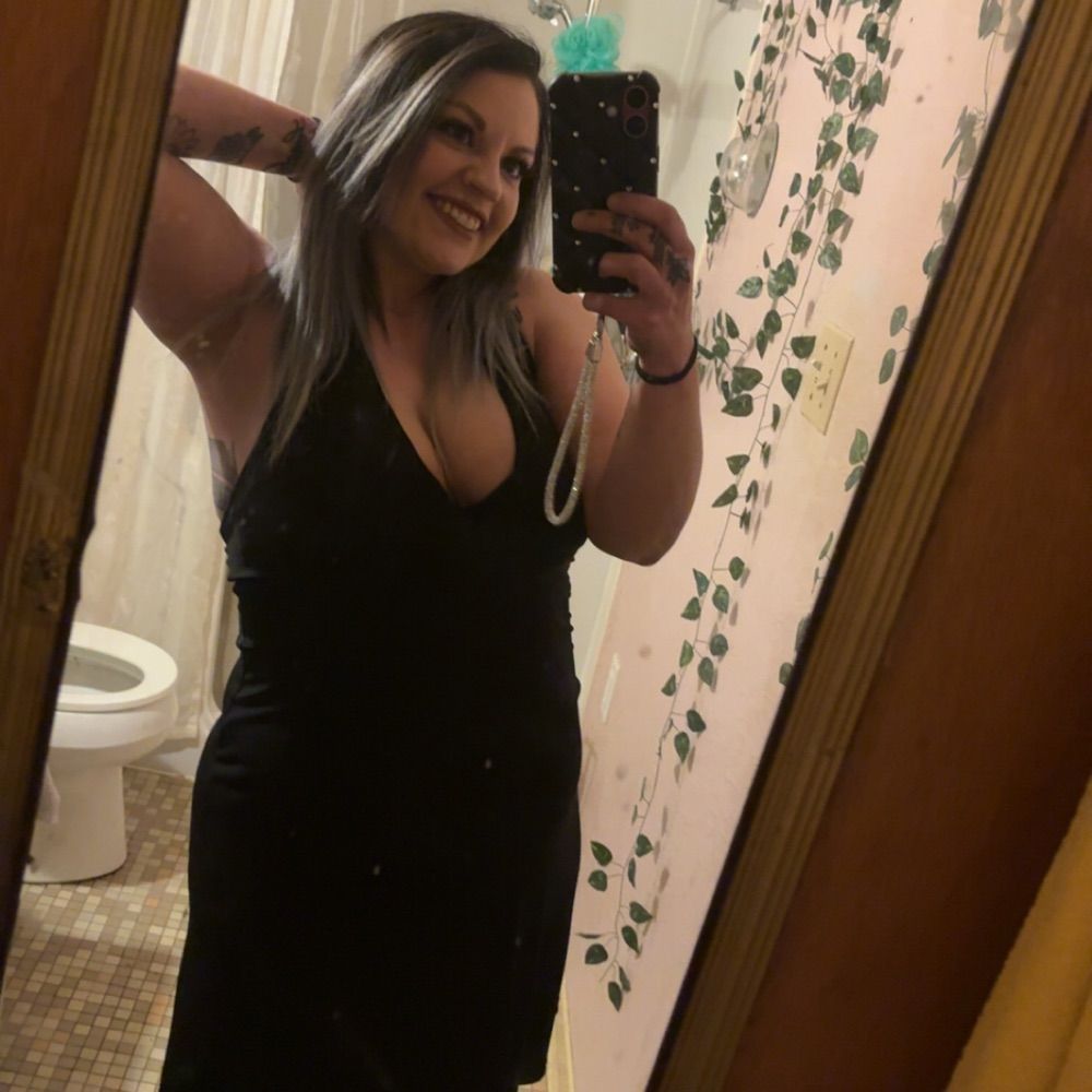 SmokedOutQueenDee🖤
