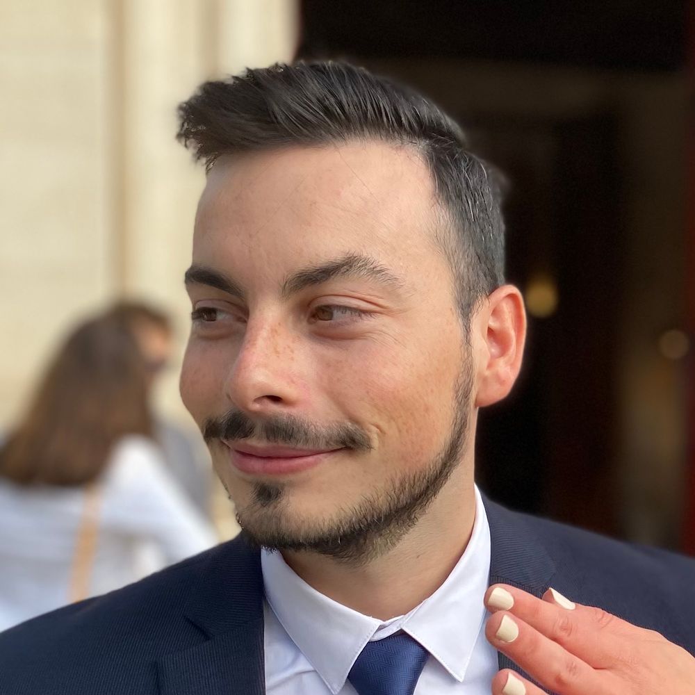 André
