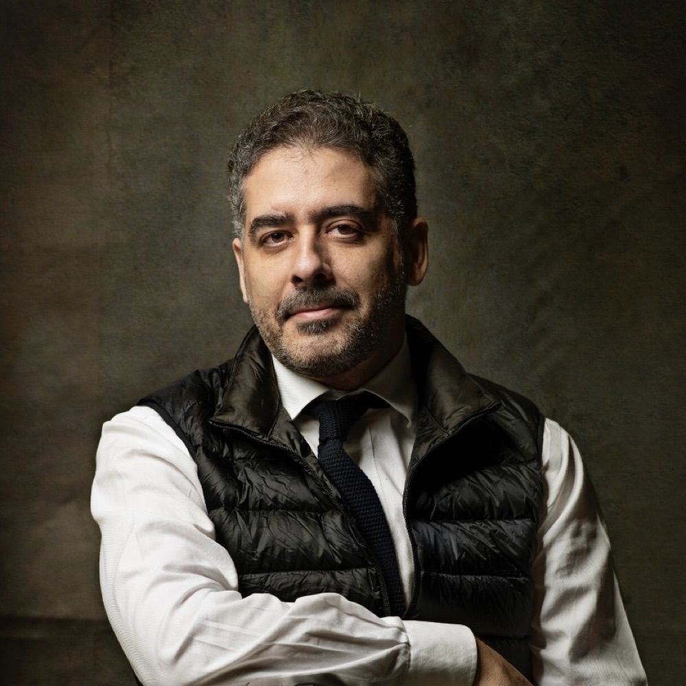 Manuel F Lara