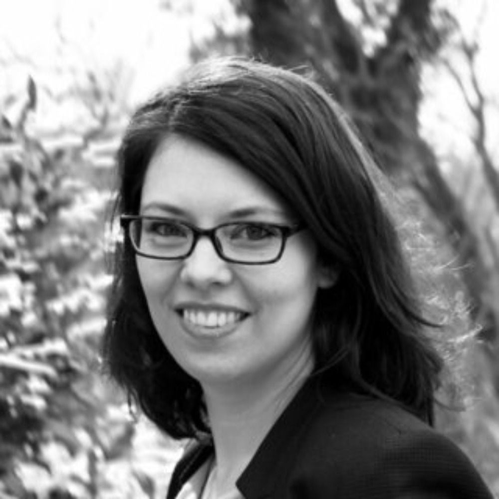 Simona Szakács-Behling