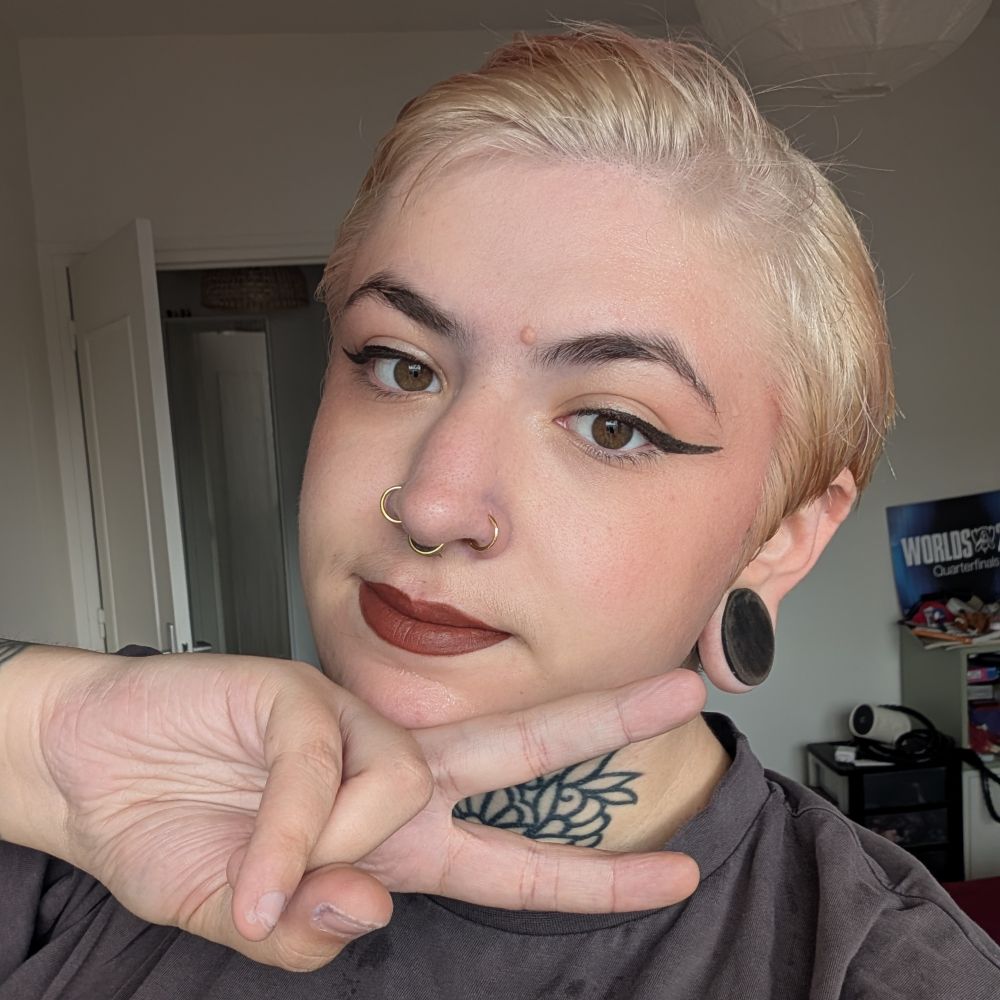 Ena ✨