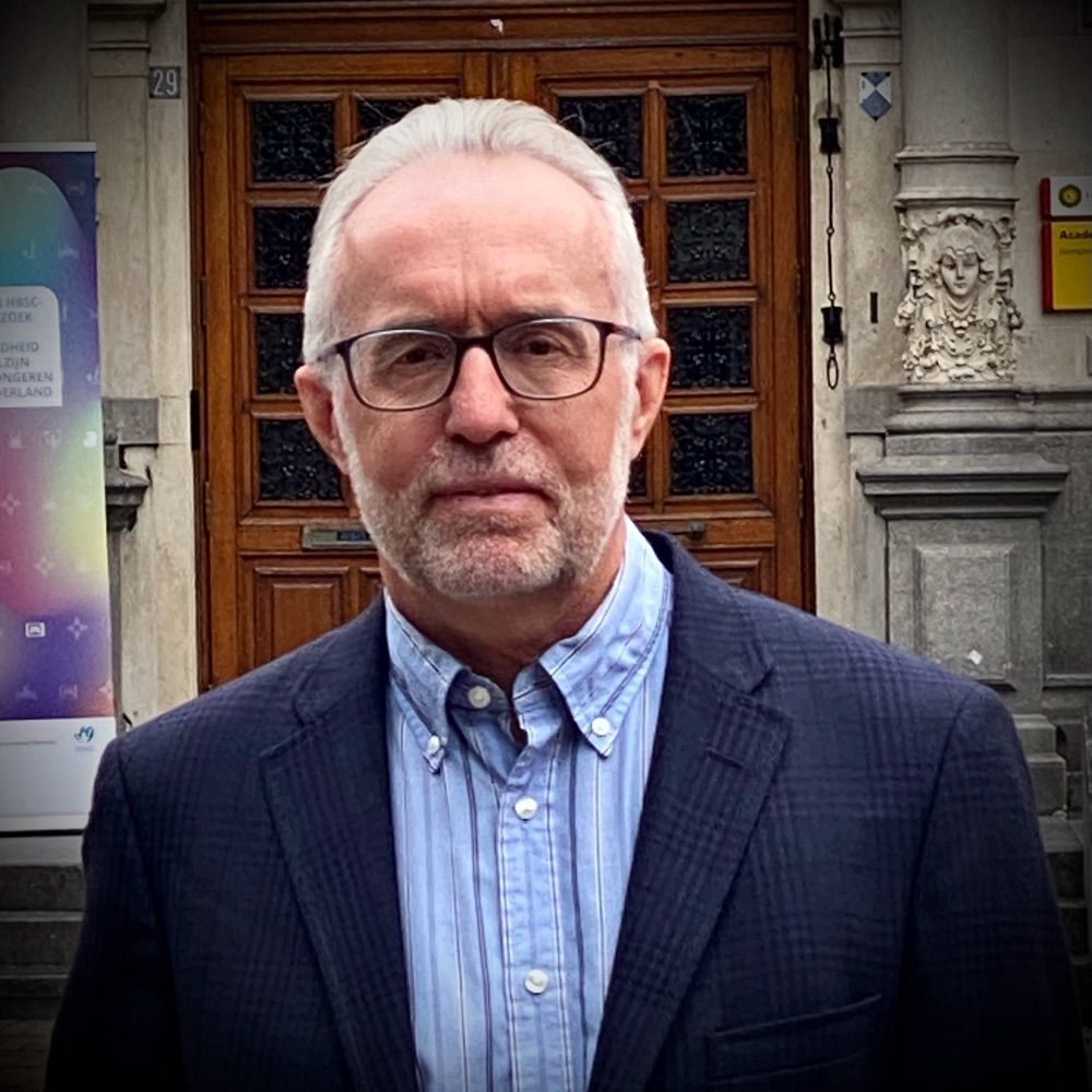 Lorne L. Dawson