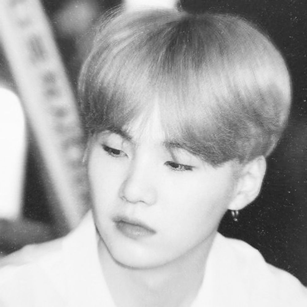 cher ry⁷ ♡ 𝄒 💬