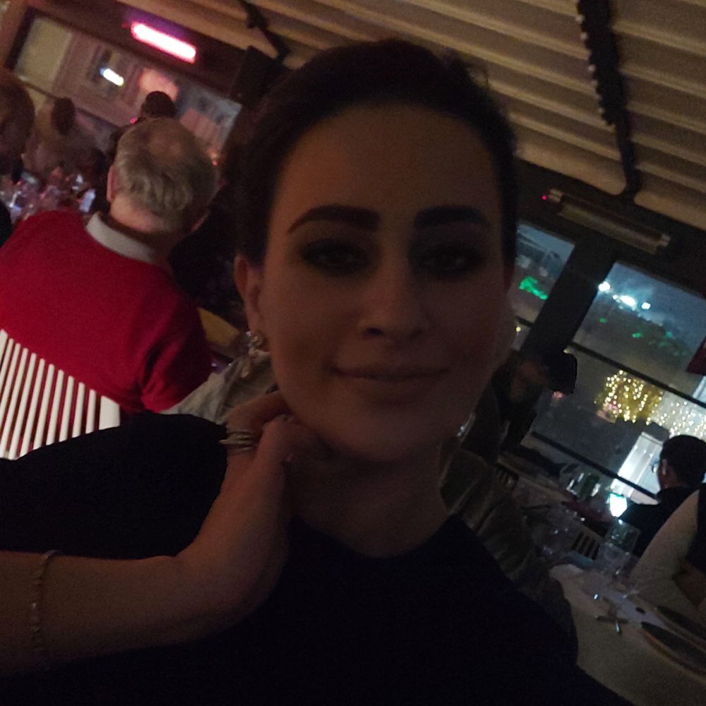 اینجا سحر باشم