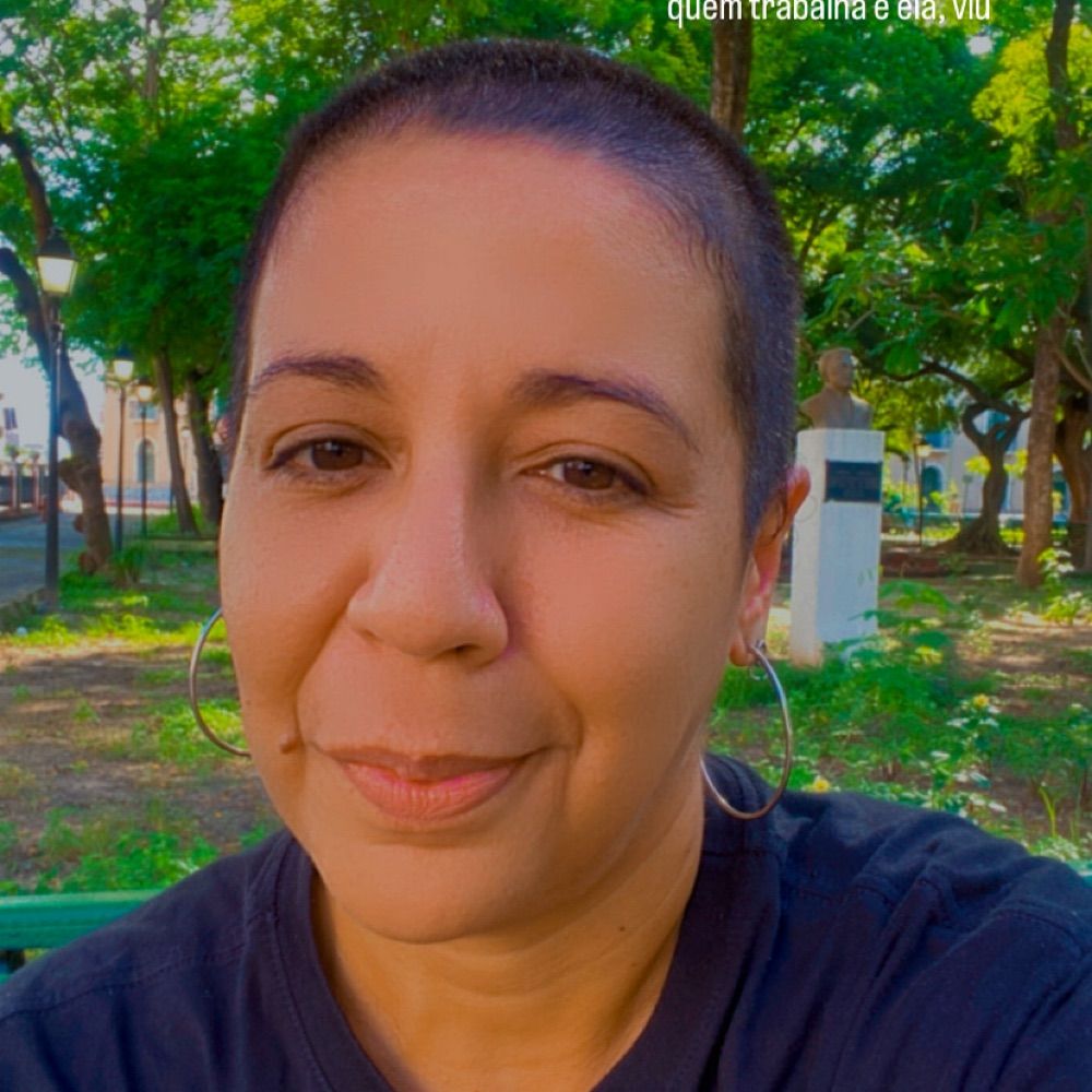 tímida espalhafatosa 