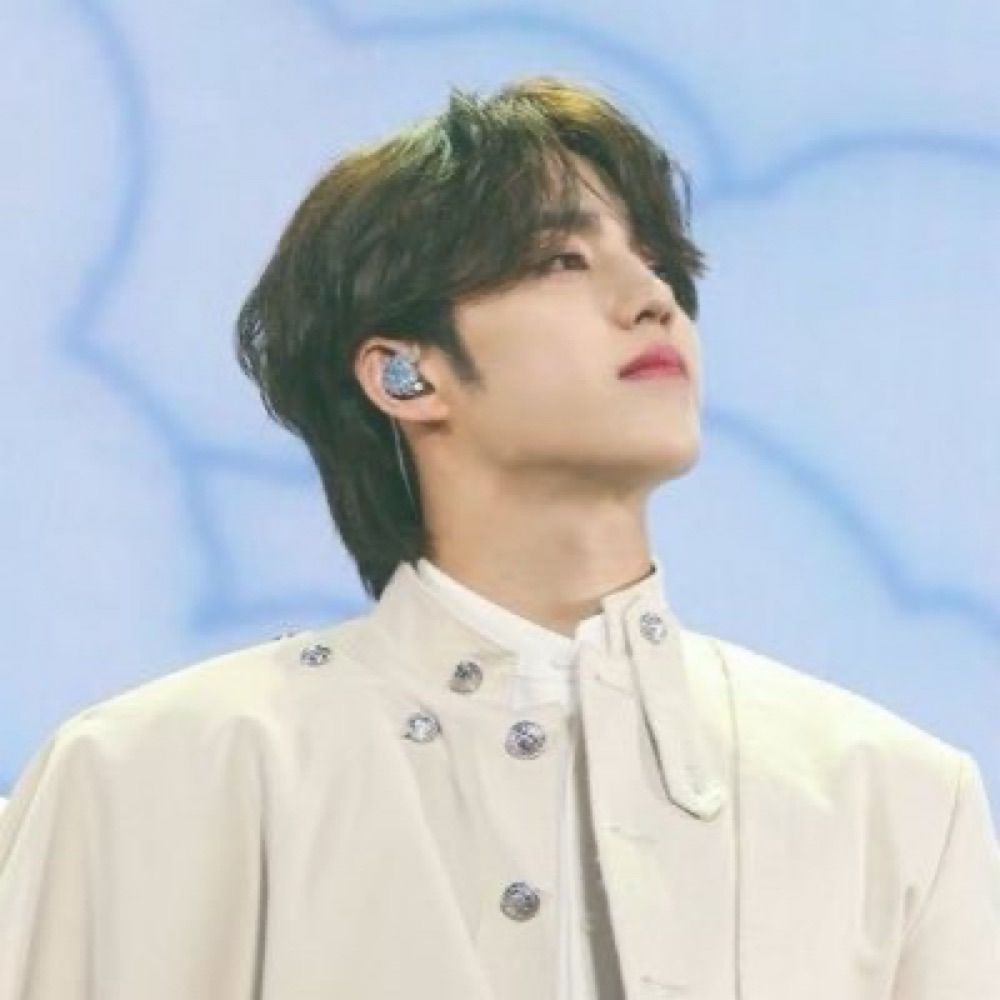 cheol thinker ⋆｡˚ ☁︎