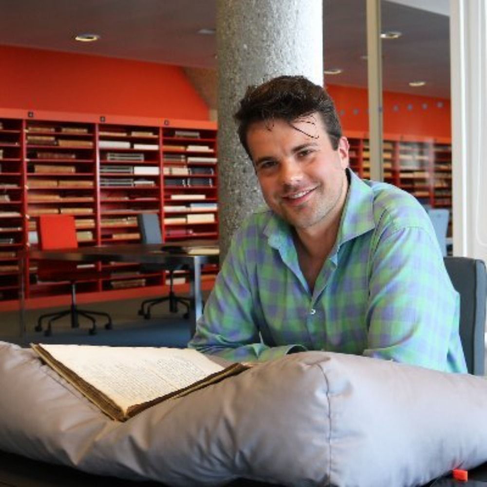 Dr Bram van Leuveren (𝘩𝘦/𝘵𝘩𝘦𝘺)