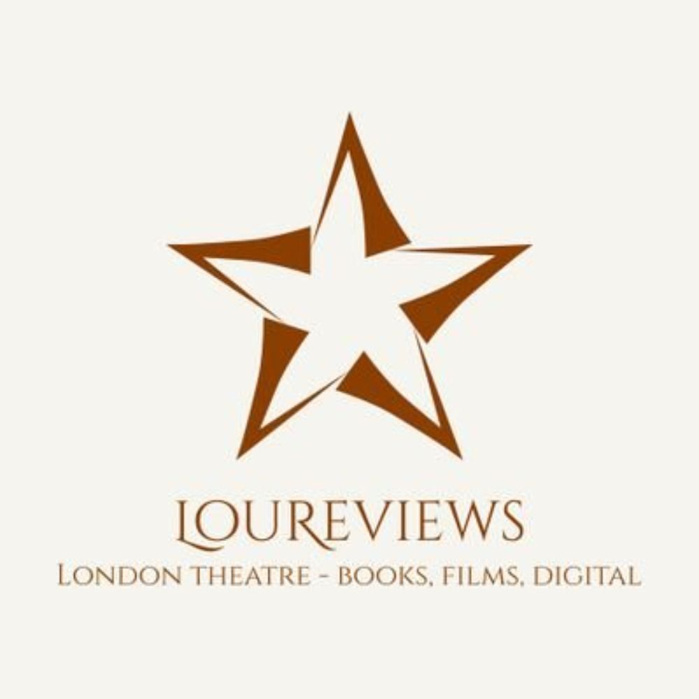 Louise Penn (LouReviews)'s avatar