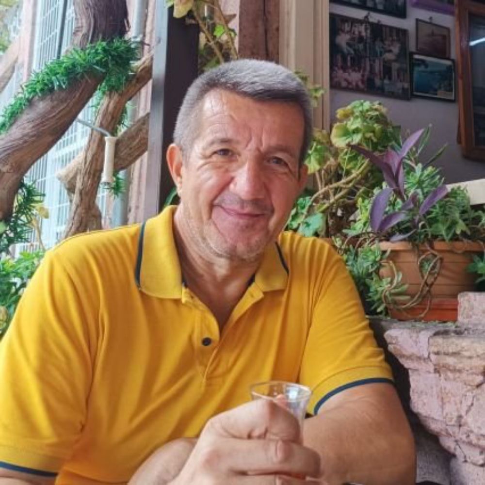 Veli Yalçın