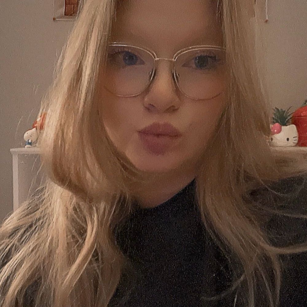 kenzie ｡･:*˚:✧｡