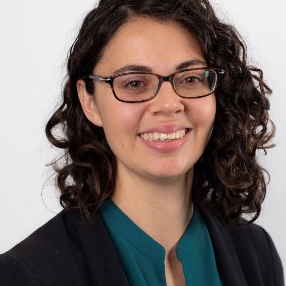 Dr Elizabeth Neale AdvAPD
