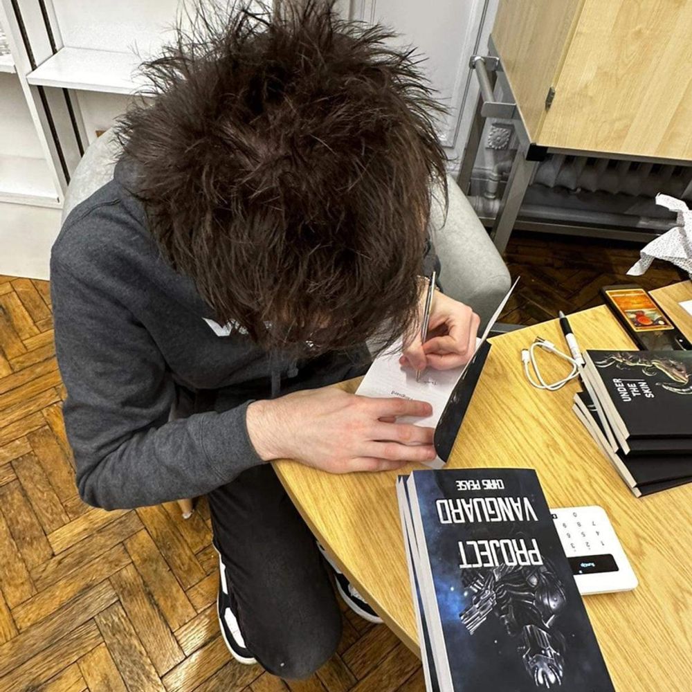 Chris Pease 📚🏔️