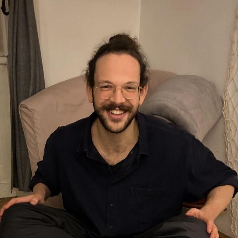 Dow Glikman (He/Him)