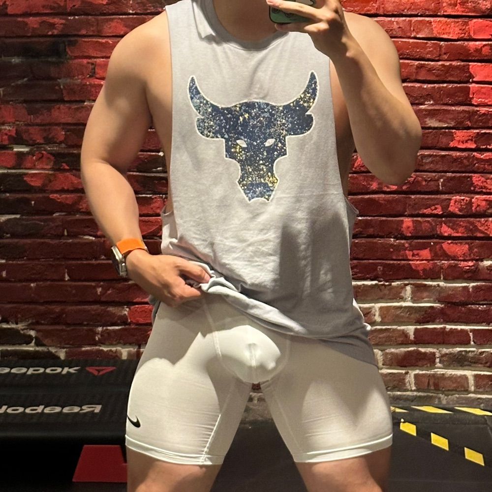 筋肉锁犬