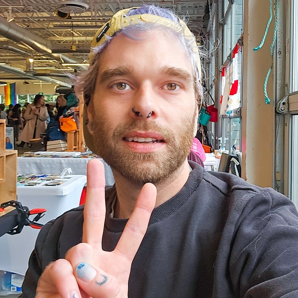 James - Ceramic Artist ✌️🌙✨️🌈