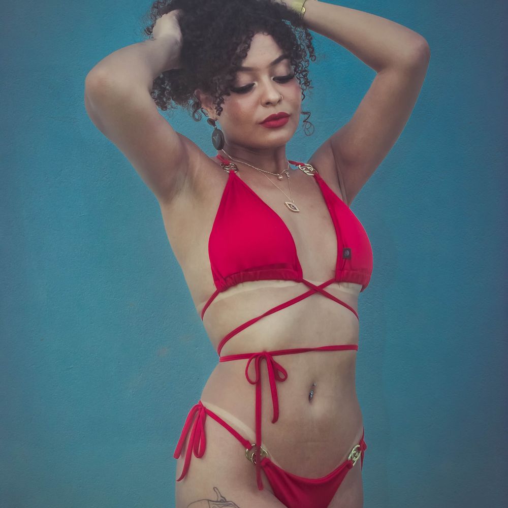 Gaby Santos 