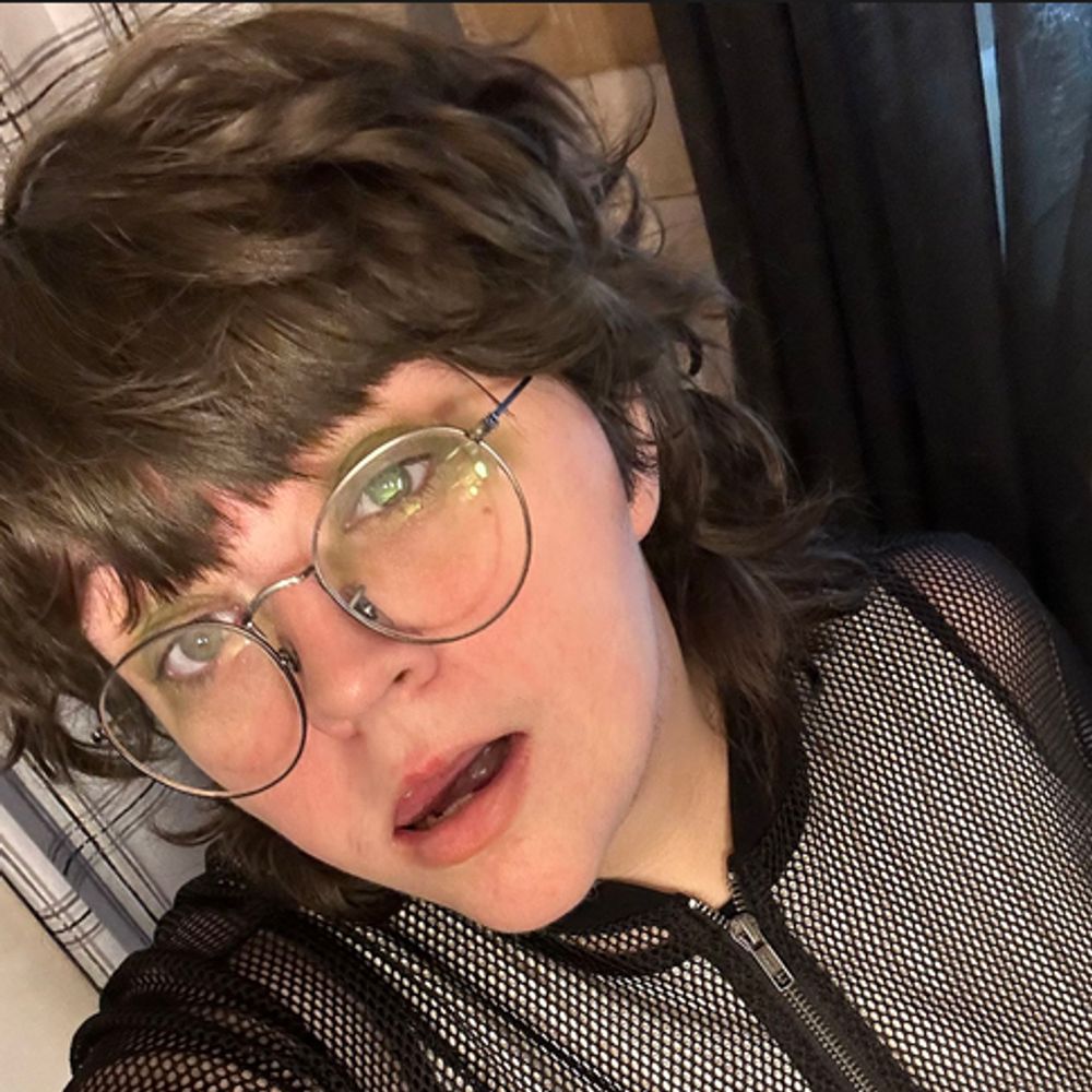 ♡ 𝕟𝕖𝕠𝕟 𝕕𝕠𝕝𝕝 ♡