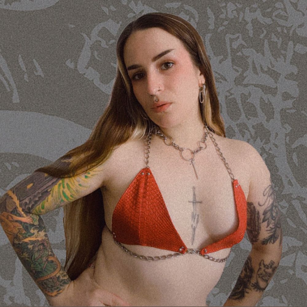 Carla, dot Mistress