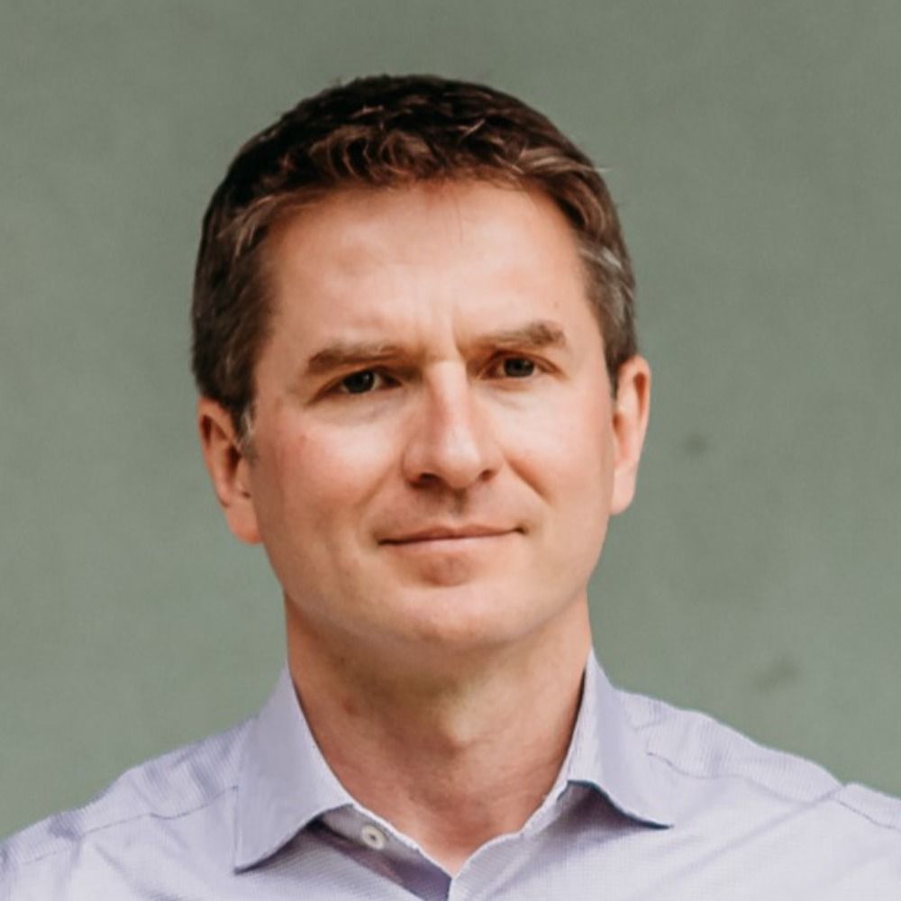 Maciej F Boni