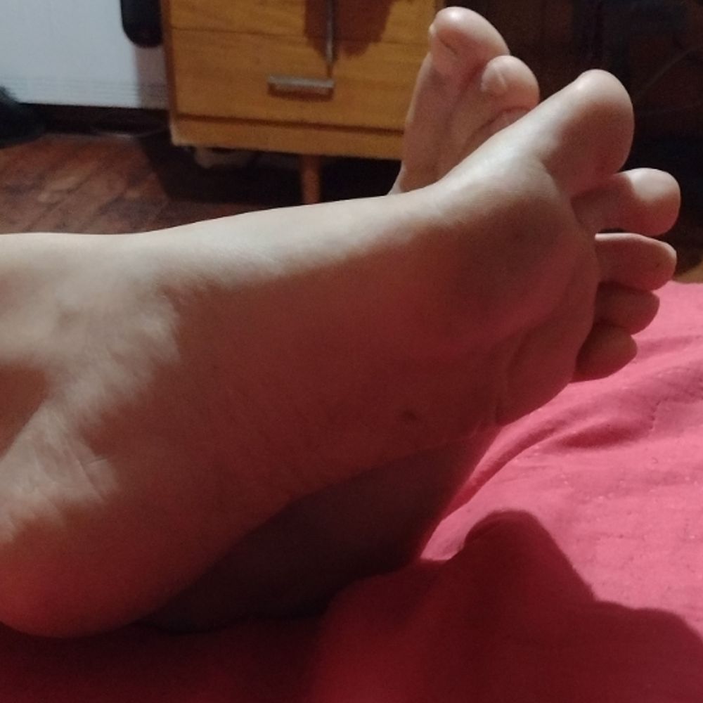 Valery feet