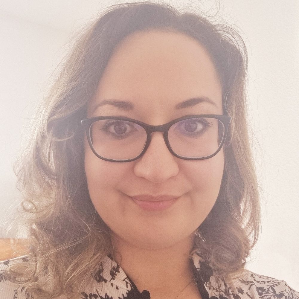 Dr Nora Galland