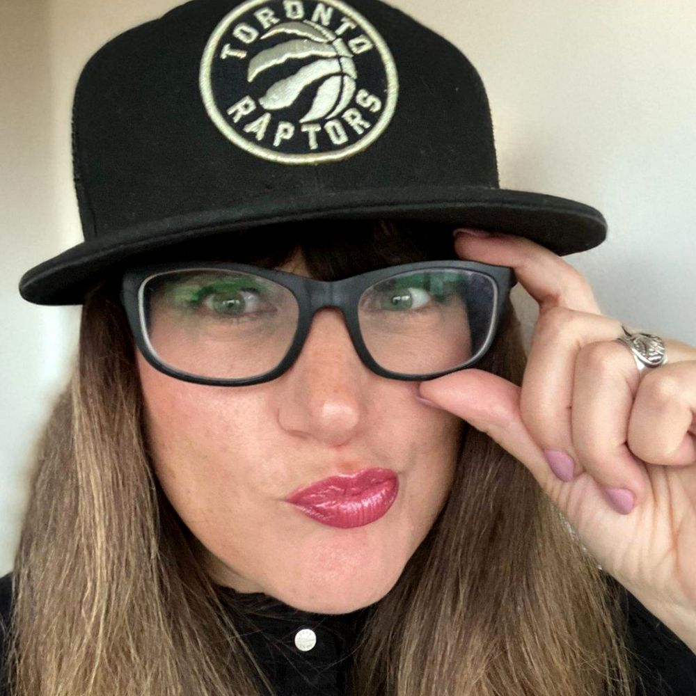 Ronit Novak, Founder and Host of THE GRAIN Podcast & Newsletter