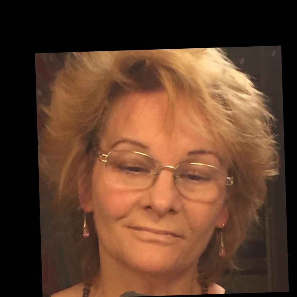 leahczegouros.bsky.social profile picture