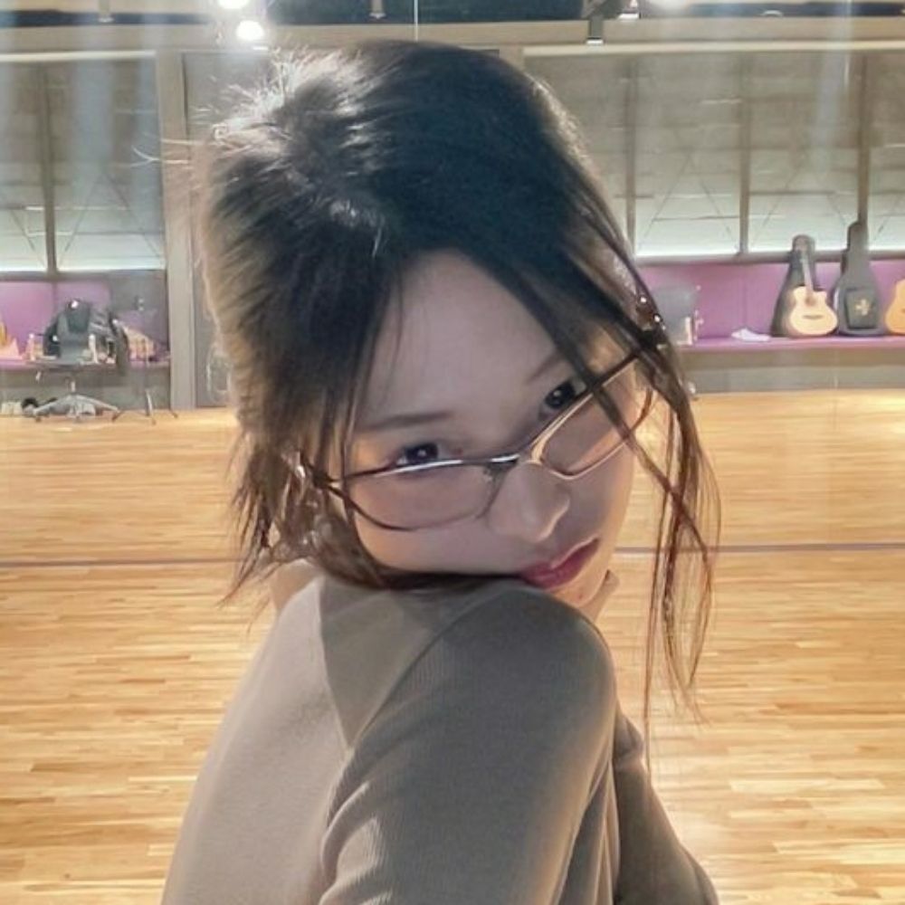 ahyeon pics 💗