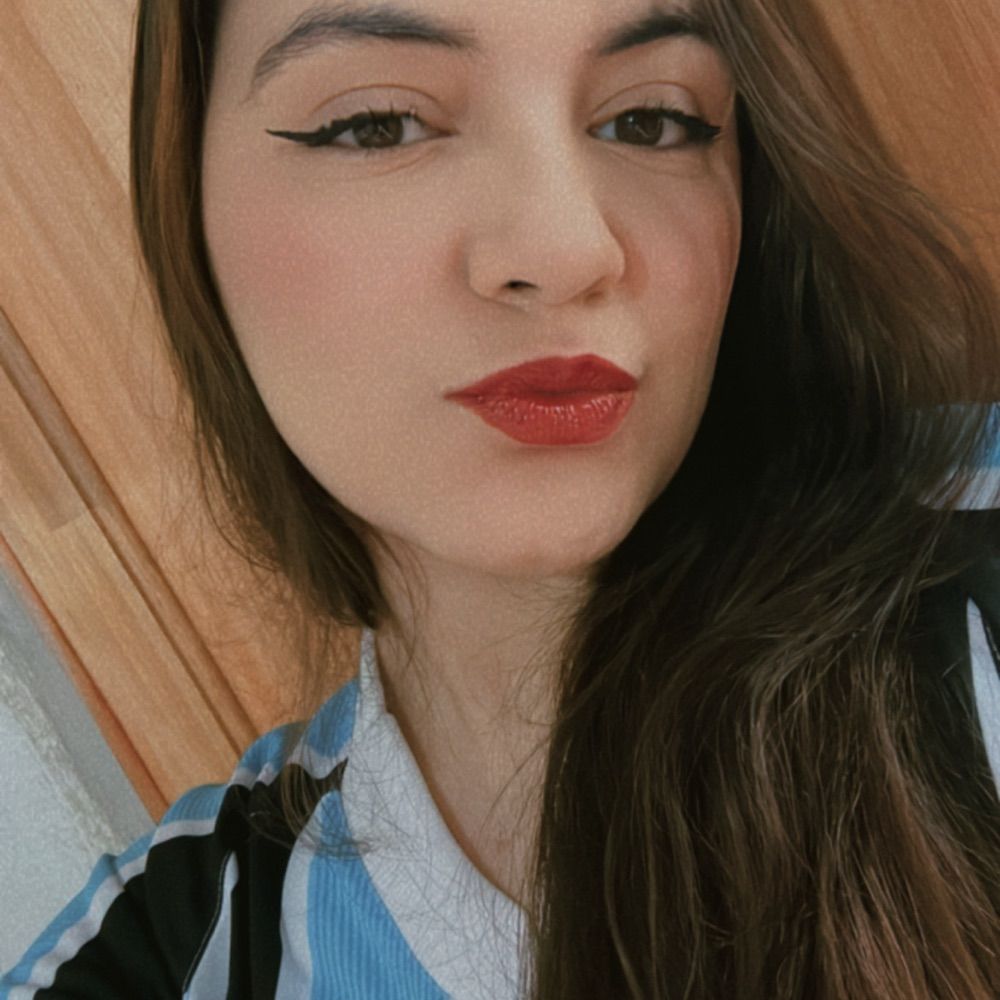 Júlia 🇪🇪