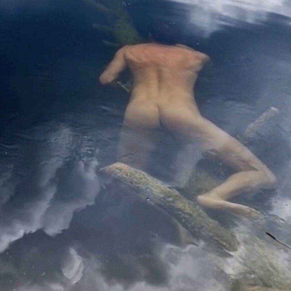 Tommy_diving