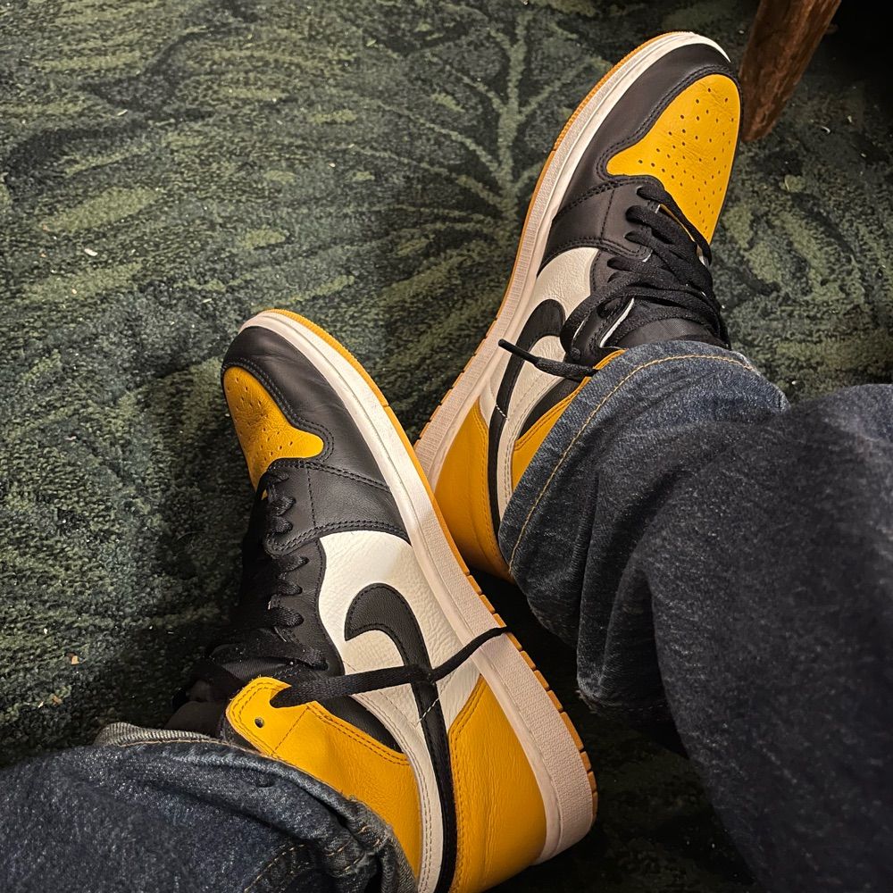 DSA Feet and Sneakers