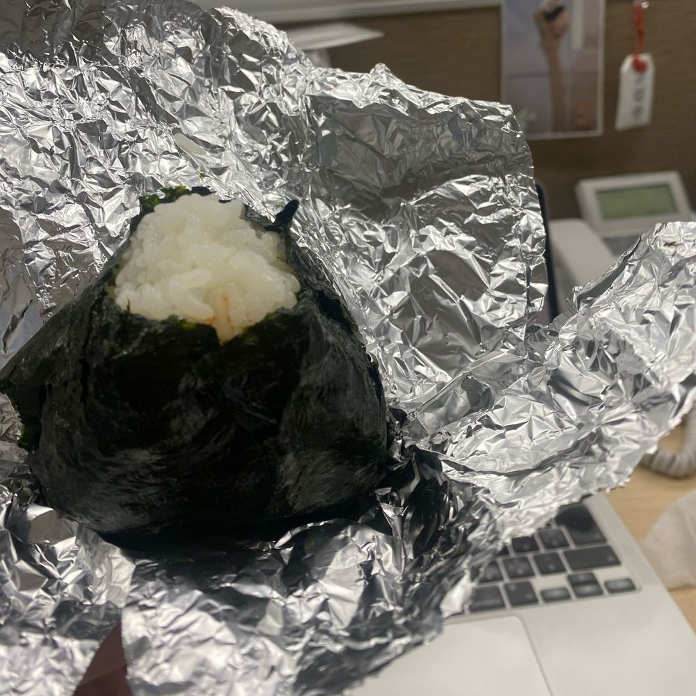 おやすみ前のおにぎり