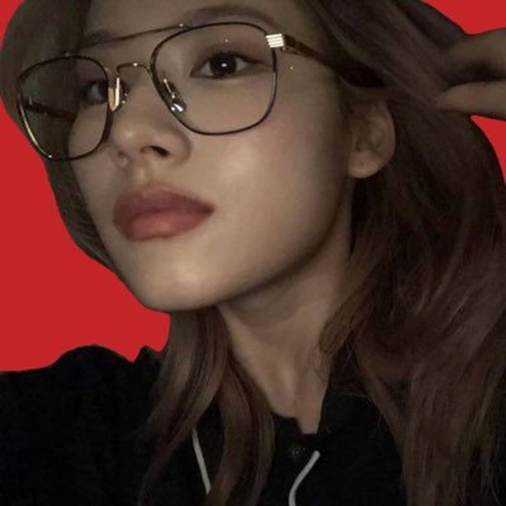 lena⁹⁺⁷ VIO A TWICE