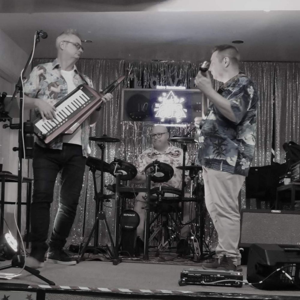 Retro Revoloution Band