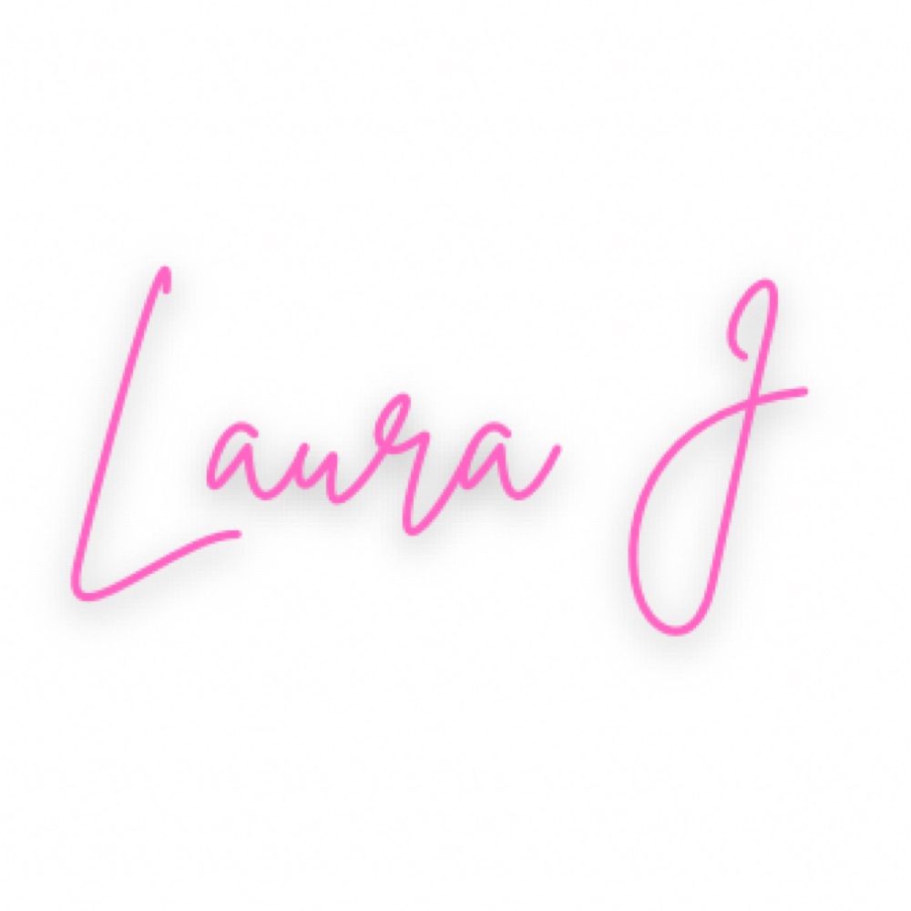 Laura Johnson⭐️